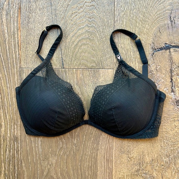 New Victoria’s Secret Bra - Picture 11 of 12